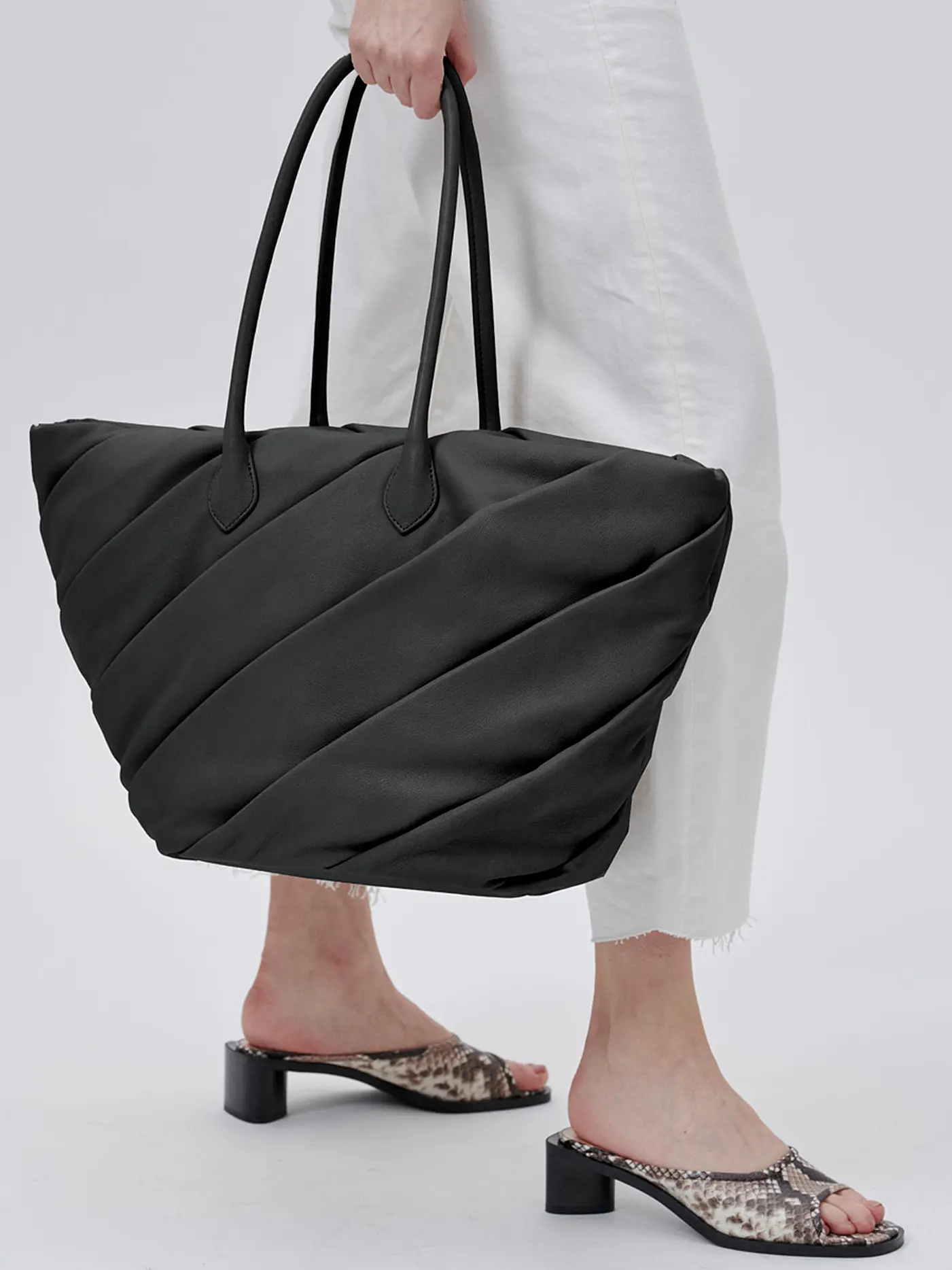 LES VISIONNAIRES | Ledertasche - Shopper Noa | schwarz